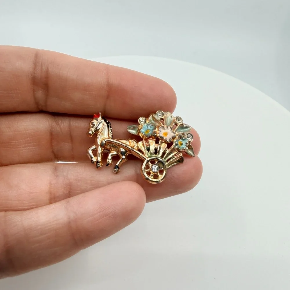 Vintage Gold Tone Horse and Flower Carriage Brooch Enamel Rhinestone Pin Retro